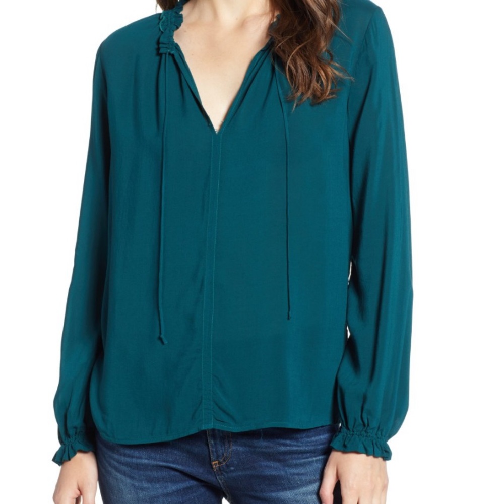 Velvet by Graham & Spencer Top